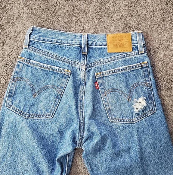 Levi's® Premium Wedgie Icon Fit Ankle Women's Jeans - Picture 8 of 15